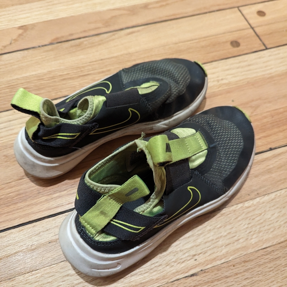 Nike flexrunner sneakers